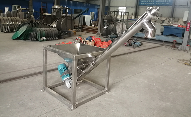 ls螺旋輸送機(jī)：型號(hào)齊全，結(jié)構(gòu)簡(jiǎn)單，占地面積小，輸送能力強(qiáng)。